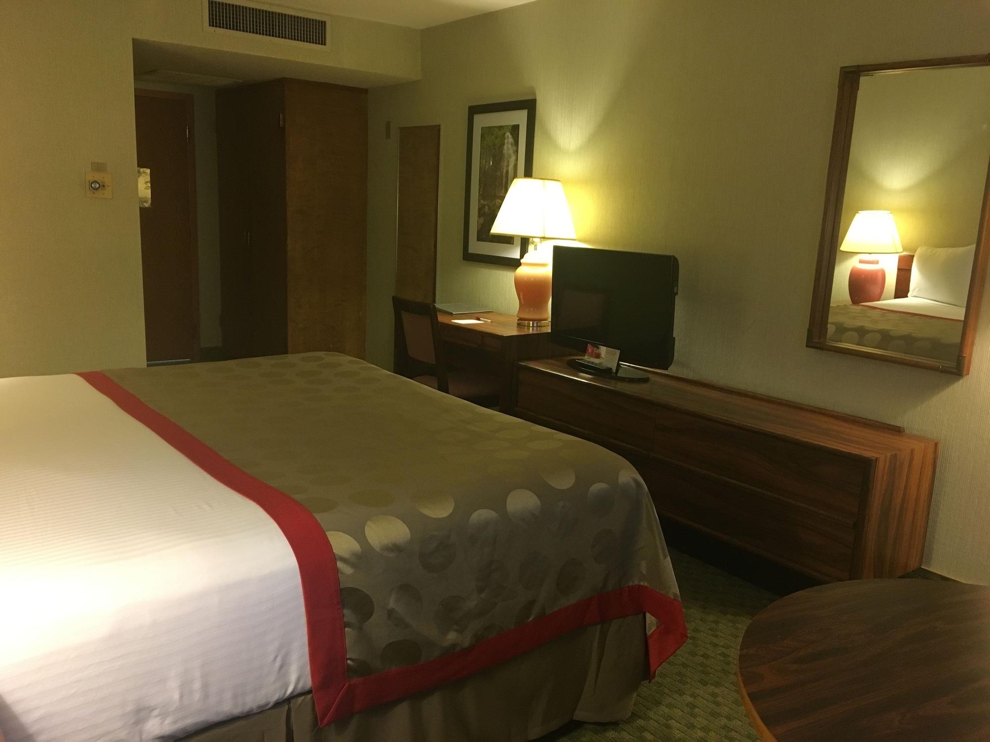 Ramada By Wyndham Portland Airport Hotel Exterior photo